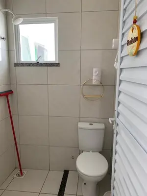 Uma casa de banho em Hospedagem para a família perto do mar do Cumbuco