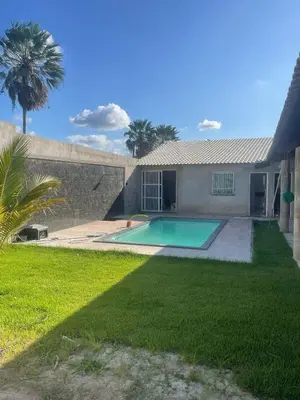 A piscina em ou perto de sitio para eventos