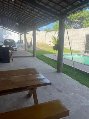 A piscina em ou perto de sitio para eventos