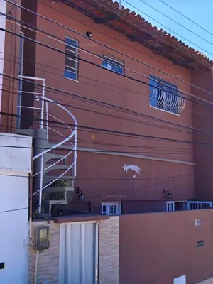 O edifício onde o apartamento está situado
