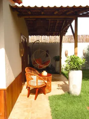 Um jardim no exterior de Casa Namolmar