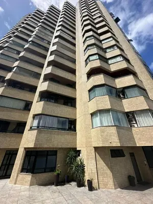 O edifício onde o apartamento está situado