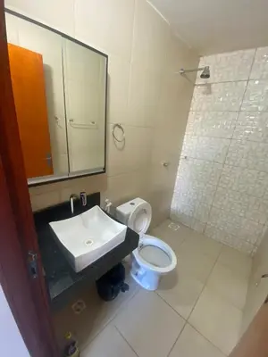 Uma casa de banho em Ap no campo dos velhos com ar
