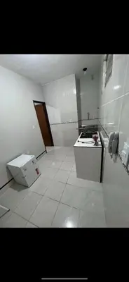 Uma casa de banho em Ap Próx ao Arco com Ar e Garagem
