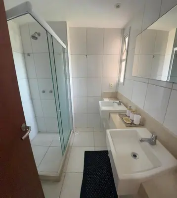 Uma casa de banho em Apartamento Catú lake