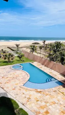 A piscina em ou perto de Todo Azul do Mar