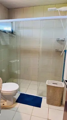 Uma casa de banho em Todo Azul do Mar