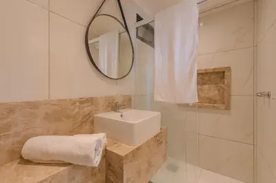 Uma casa de banho em Scala Residenza #608 - Fortaleza por Carpediem
