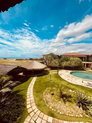 A piscina em ou perto de Ondas do Mar