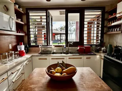 A cozinha ou kitchenette de Casa pé na areia, com 5 quartos