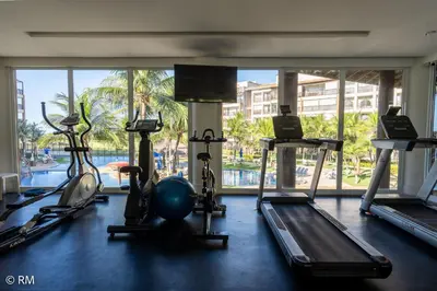 O centro de fitness e/ou as comodidades de fitness de Beach Living, Pé na Areia, 400 metros do Beach Park