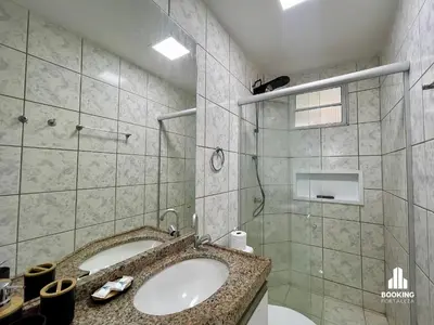 Uma casa de banho em River Park Centro de Eventos