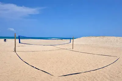 Uma praia em ou perto do apartamento