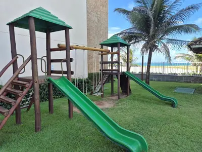 A área de jogos para crianças em TerraMaris - Pé na Areia e Vista Mar Deslumbrante