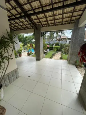 Um jardim no exterior de Casa do Kite