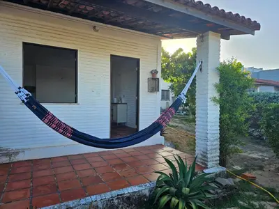 Um jardim no exterior de Chalé PDD