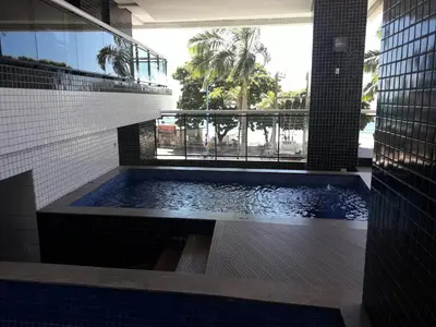 A piscina em ou perto de Maravilhoso Apartamento na Beira Mar