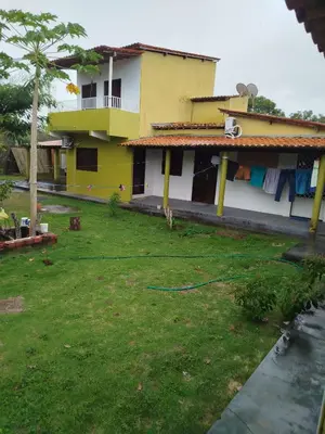 Um jardim no exterior de Tô em Casa Hospedagem