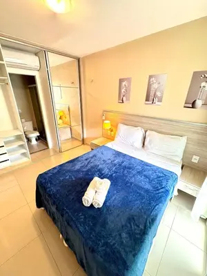 Uma cama ou camas num quarto em VGFUN 233-60m2-2 quartos2wcs-VistaMar-Pé na Areia