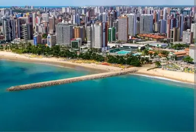 Uma vista do mar geral ou uma vista do mar a partir do apartamento