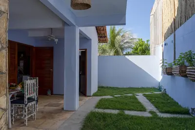 Um jardim no exterior de Casa Massima Preá