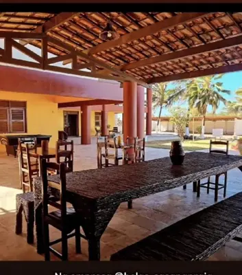 Um restaurante ou outro lugar para comer em Mansao Japao Beach Ceara