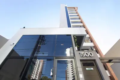 O edifício onde o apartamento está situado
