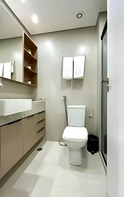 Uma casa de banho em Studio a 500 m da Av Beira Mar BC Meireles