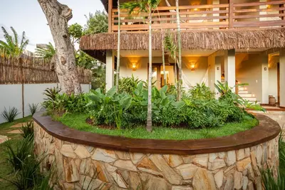 Um jardim no exterior de Aldeia Jeri Flats