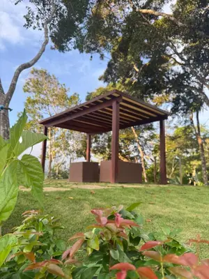 Um jardim no exterior de Casa do Mirante Guaramiranga