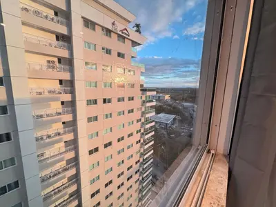 Uma varanda ou terraço em Ap próx ao Shopping com garagem, piscina e ar