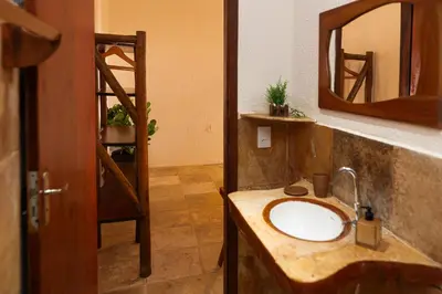 Uma casa de banho em Kitenest