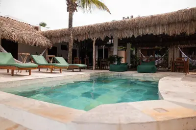 A piscina em ou perto de Kitenest