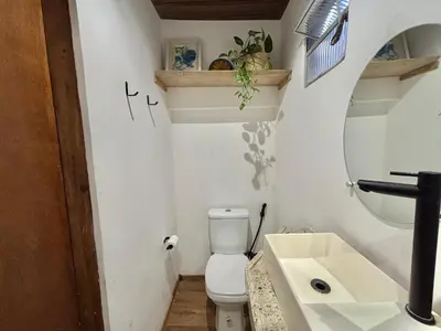 Uma casa de banho em Quarto pra Casal, no centro de Jericoacoara!