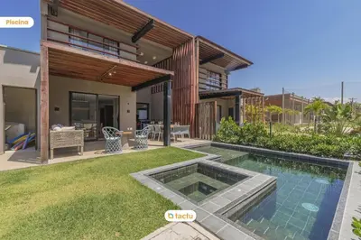 A planta de Casa em Flecheiras em condomínio vista mar