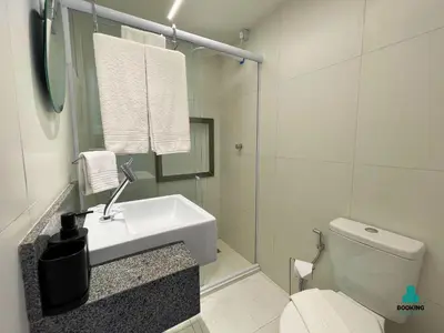 Uma casa de banho em Jacqueline Vista Mar by Holiday Stays