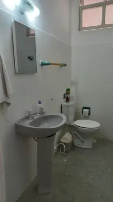 Uma casa de banho em Quartos em Meireles Fortaleza