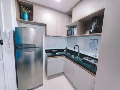 A cozinha ou kitchenette de Studio compacto no Cocó - One Milenio