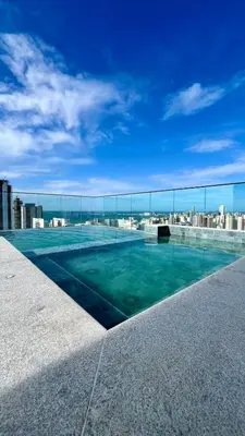 A piscina em ou perto de Acorde com o Sol de Fortaleza Studio Charmoso no Meireles