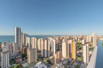 Uma vista geral de Fortaleza ou a vista da cidade a partir do apartamento