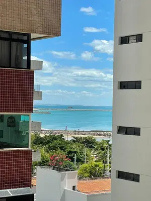 Uma vista do mar geral ou uma vista do mar a partir do apartamento