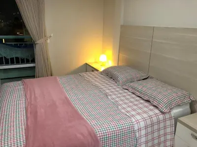 Uma cama ou camas num quarto em Apartamento Pé na Areia Porto das Dunas - Paraiso das Dunas