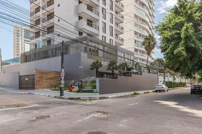 O edifício onde o apartamento está situado