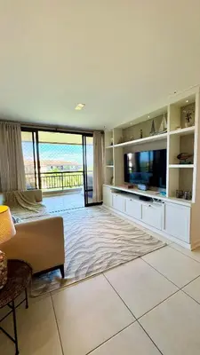 Uma televisão e/ou sistema de entretenimento em Apart Resort Mandara Lanai - Carnaval min 5 noites