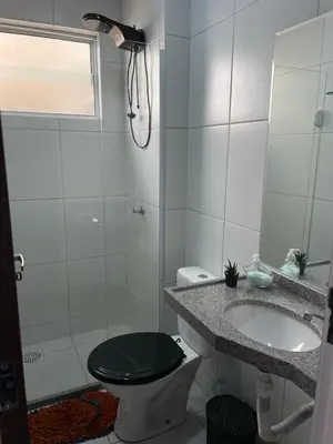 Uma casa de banho em Apartamento Dunnas