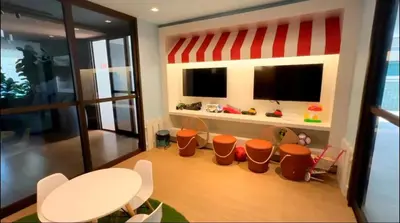 Uma televisão e/ou sistema de entretenimento em Moderno, inteligente e sofisticado - 1202