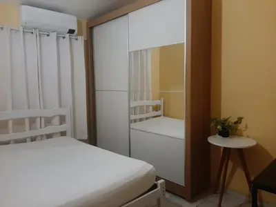 Uma cama ou camas num quarto em Ellen2000