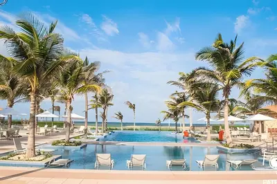 A piscina em ou perto de Luxo Beach Park-MANDARA-4 Quartos AR/TV-