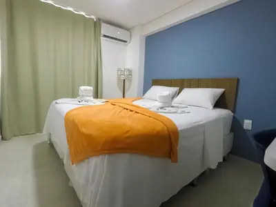 Uma cama ou camas num quarto em Flat 4 Pessoas 500m Praia Meireles Compact