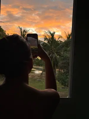 O nascer ou o pôr do sol visto a partir do alojamento de turismo selvagem